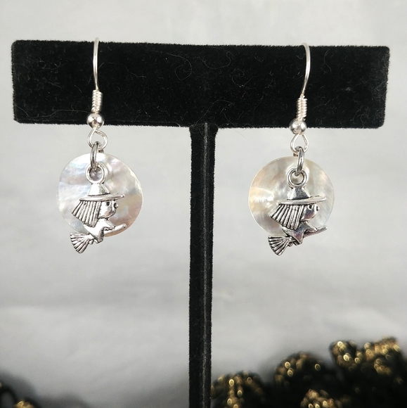 Halloween earrings Witch flying moon pearlescent - Picture 4 of 6